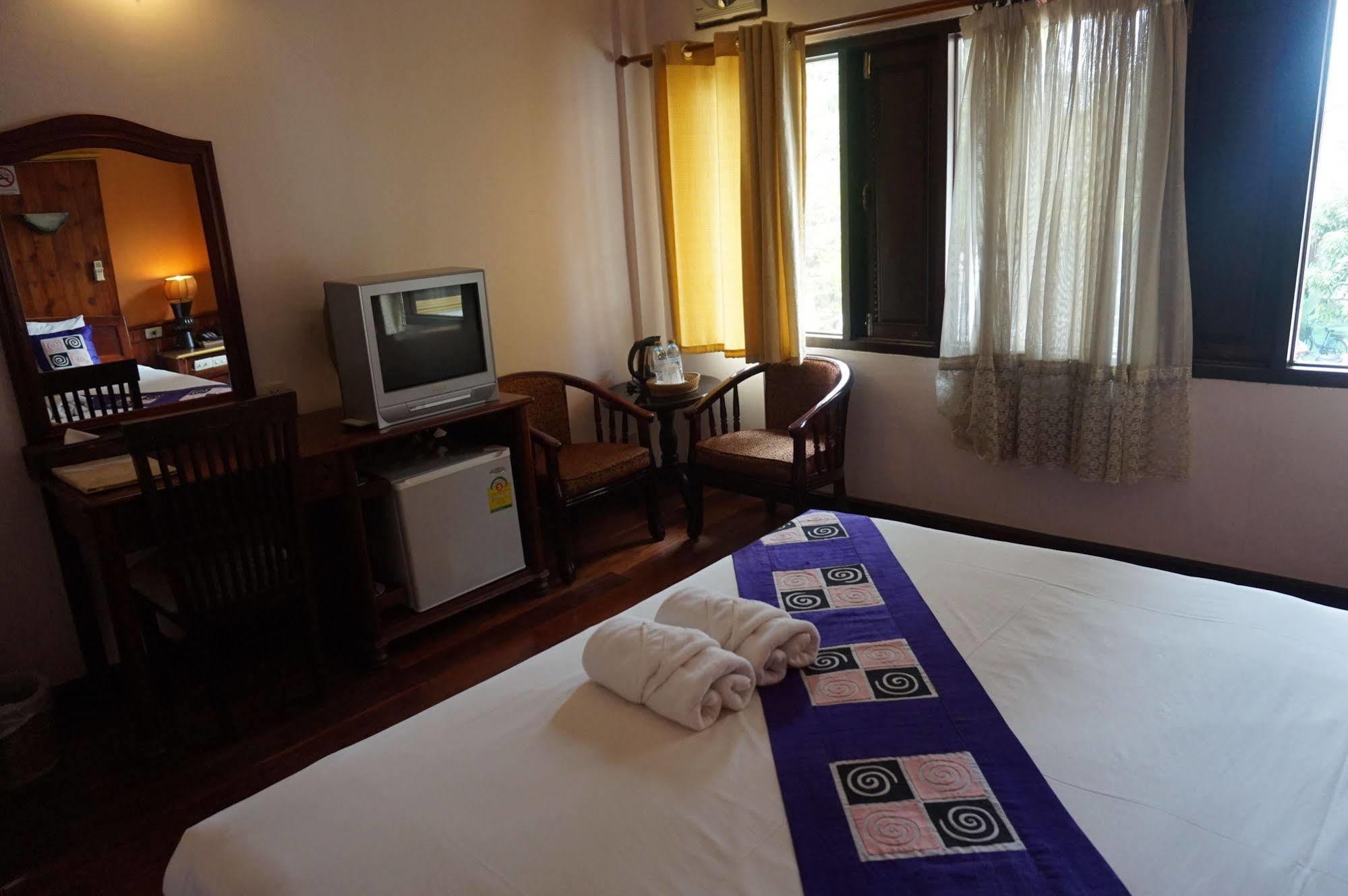 E-Outfitting Vang Thong Hotel Luang Prabang Exterior foto